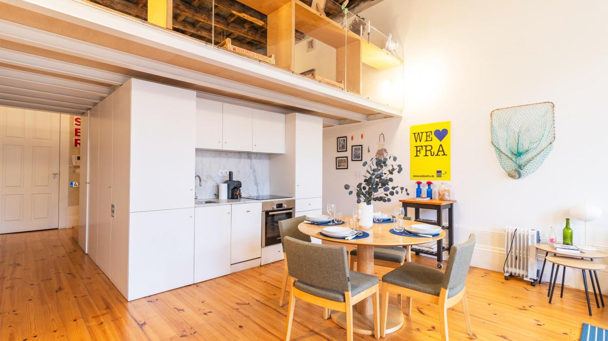 Eccentric Mouzinho Mezzanine By Lovelystay Apartament *
