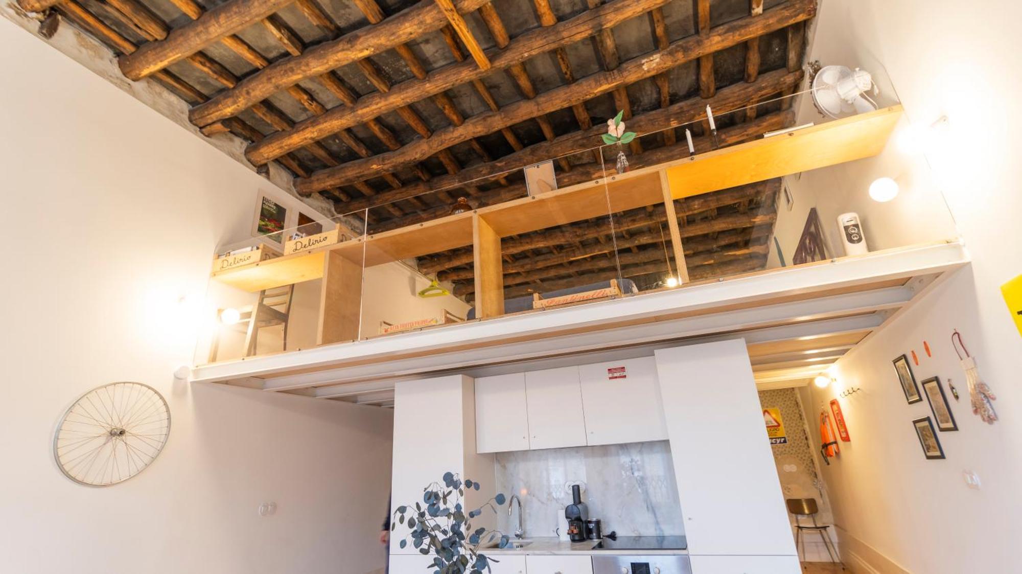 Eccentric Mouzinho Mezzanine By Lovelystay Apartament *